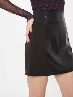 About You Lædernederdele Nederdel Tatjana Kvinder Sort -Minikjoler Butikk 30ce590837366948fd8305eae2bc7a03 scaled