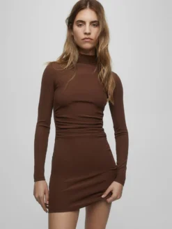 PULL & BEAR Minikjoler Kjole Kvinder Kastaniebrun -Minikjoler Butikk 420e146e6922e3ae543159ce289b47c4 scaled