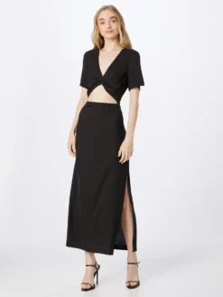 Maxikjoler Kjole HASSARD Kvinder Sort -Minikjoler Butikk 44fa5f3e48566d903025a4303b8637b0 scaled