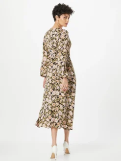 Minkpink Maxikjoler Kjole ELIZA Kvinder Sort -Minikjoler Butikk 4d0835ce8d72e4609c0ab6300d71ed0e scaled