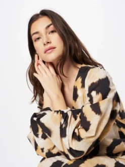 Maxikjoler Kjole Leo Kvinder Lysebrun -Minikjoler Butikk 62a4d6b64e1cab7efff5087538db5979 scaled