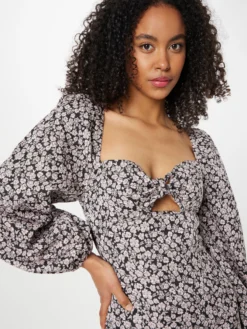 Minikjoler Kjole ESMERALDA Kvinder Beige / Sort -Minikjoler Butikk 6b85ce4cbfe1607b3574aed33870c719 scaled