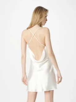 Hollister Minikjoler Kjole LOEP Kvinder Perlehvid -Minikjoler Butikk 6ef1fd1875c0c7a30f2f7a6976edb59b scaled