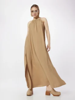 WEEKDAY Maxikjoler Kjole Aki Kvinder Sand -Minikjoler Butikk 72c46906522c69325026701b0fa8b3ab scaled