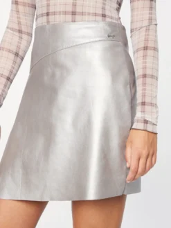 Maze Lædernederdele Nederdel Kvinder Sølv -Minikjoler Butikk c0a3d62888ed6b6ac63a6d837f9123e0 scaled