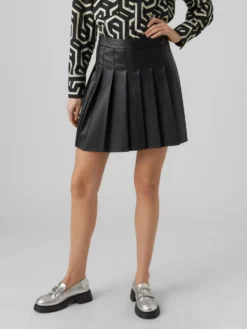 Vero Moda Lædernederdele Nederdel NAOMI Kvinder Sort -Minikjoler Butikk e0b8c2f977bc2449d6641675c0aa2f09 scaled